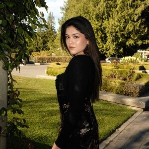 Meet your Posher, Elena